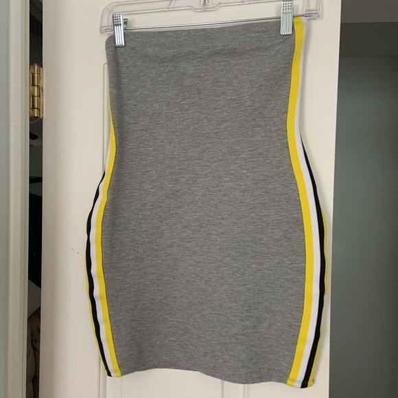 FREE WITH BUNDLE Urban outfitters strapless mini dress - Picture 6 of 8